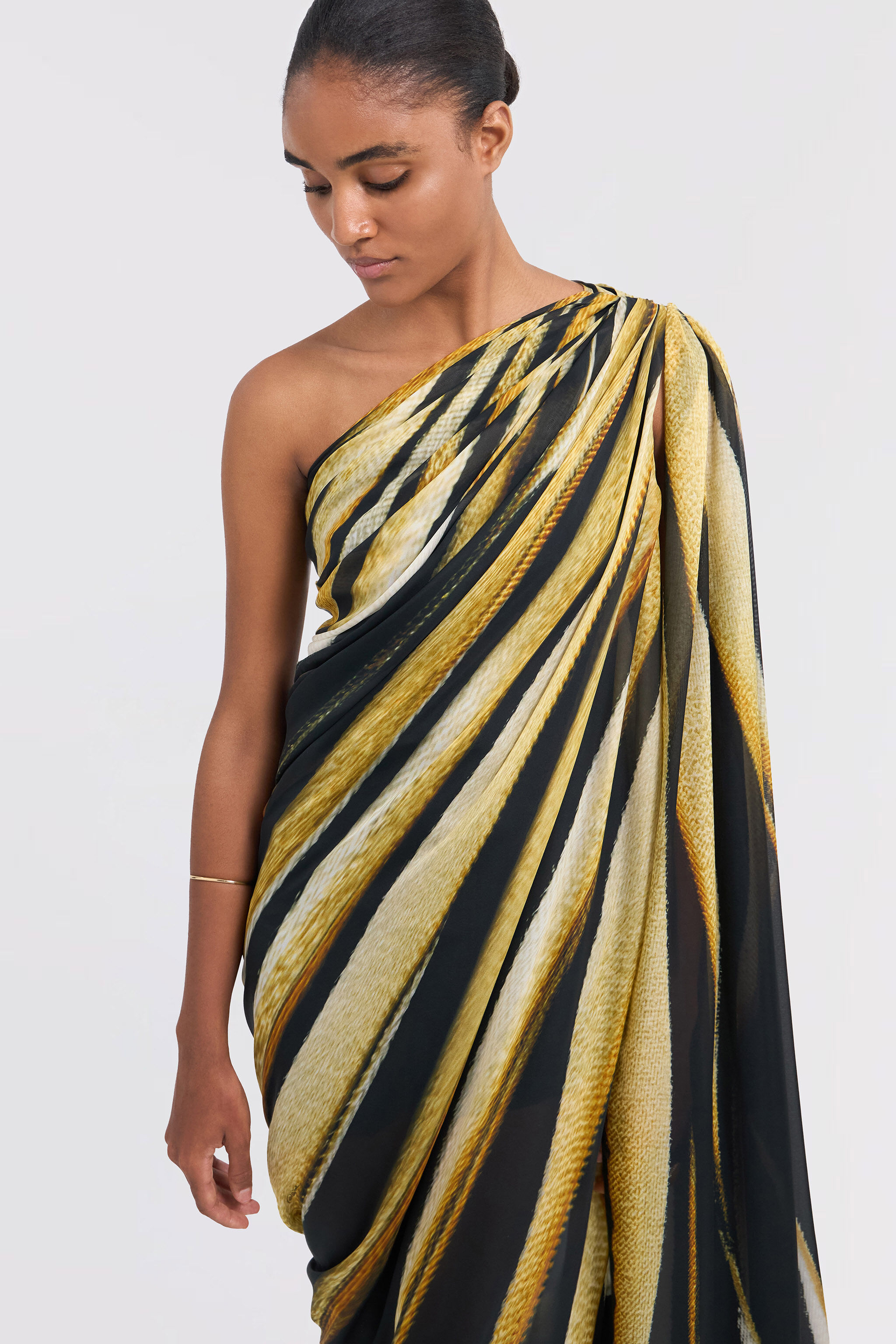 RC Vestido Maxi De Seda Con Estampado Ray Of Gold Oro TKT106-CTM33