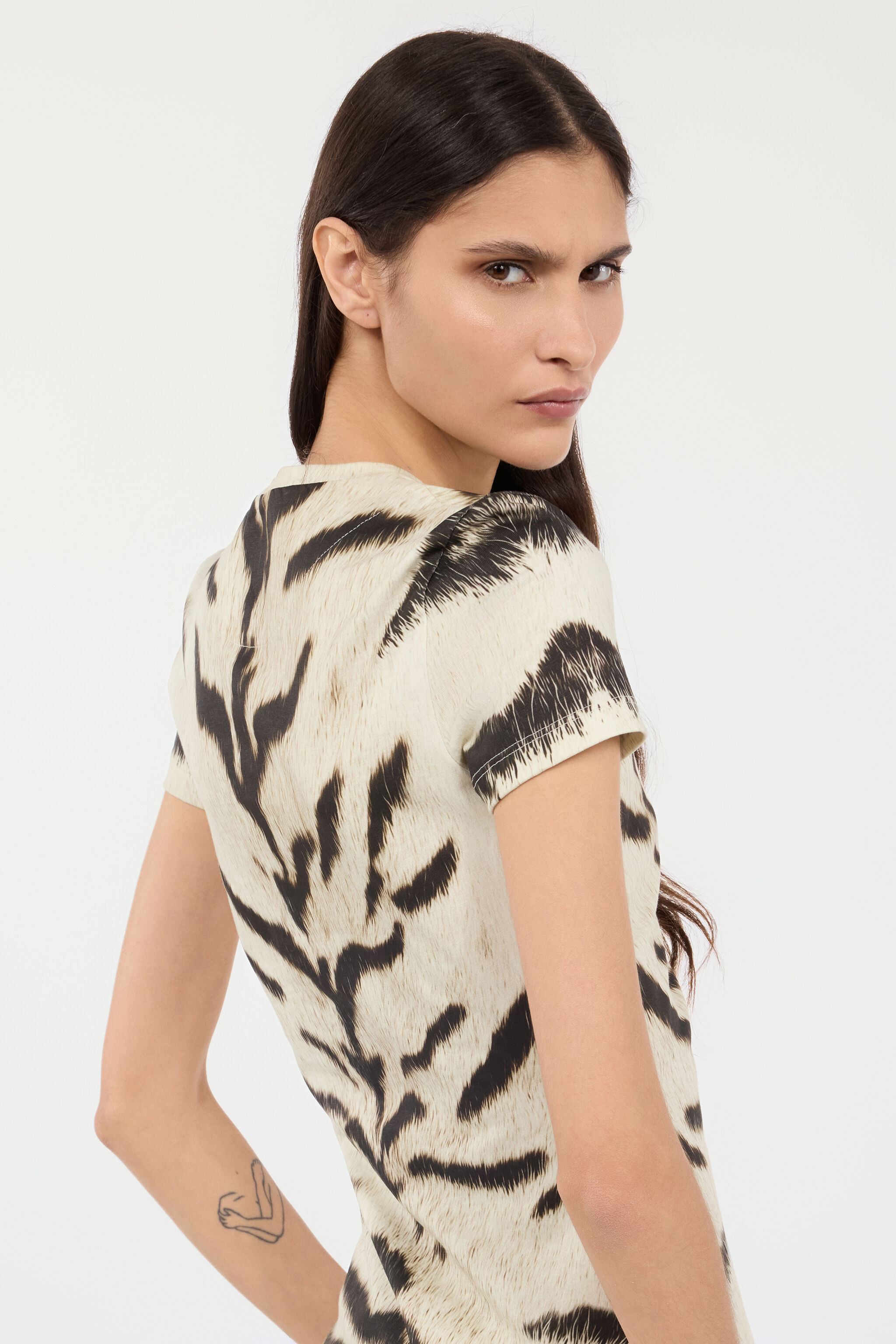 RC Camiseta para mujer con estampado de Tigresa Blanca OGAT X Roberto Cavalli Negro/Blanco UQT67A-3DA39