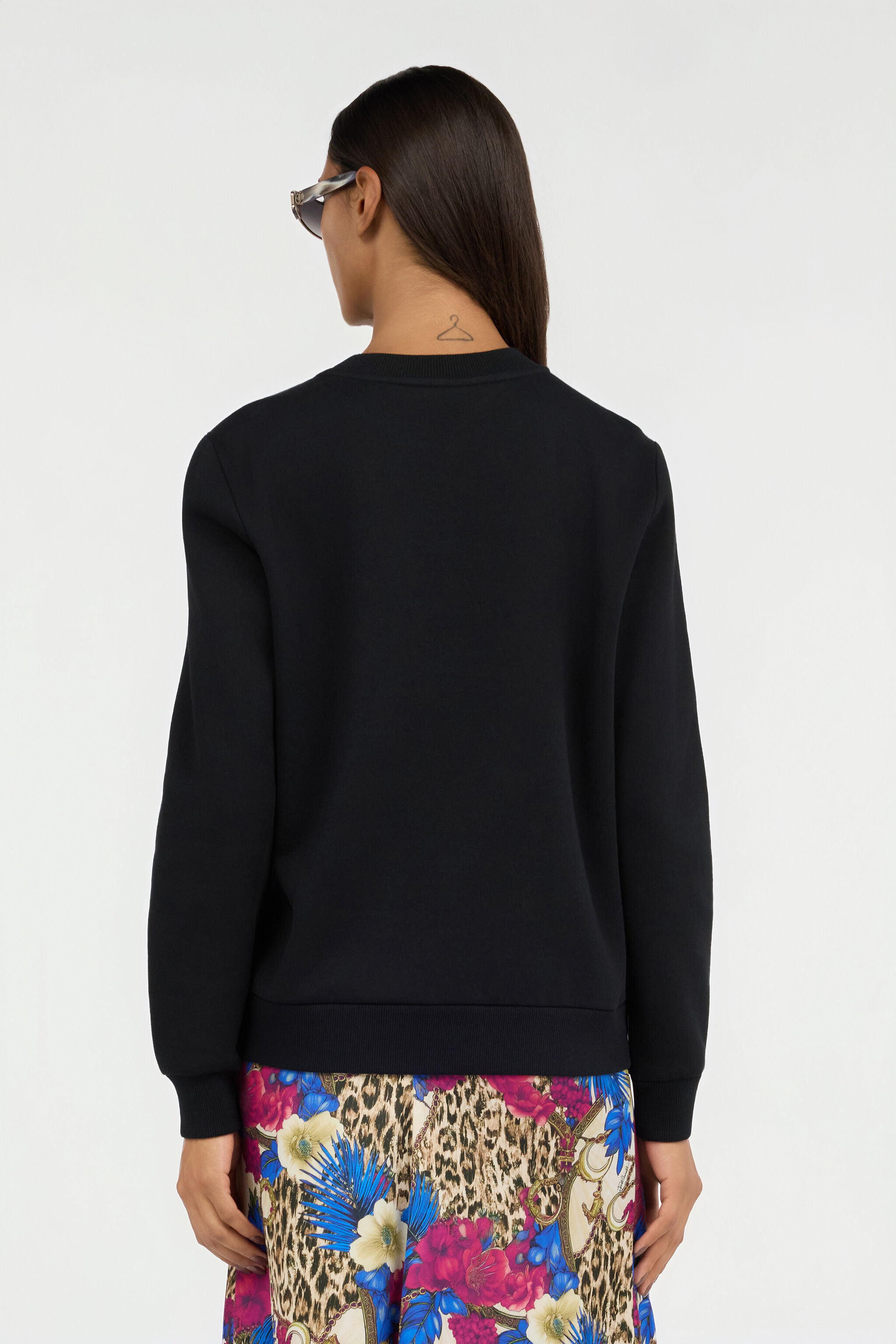 JC Schwarzes Sweatshirt mit Floralem Logo-Print BLACK VFS025-VF349