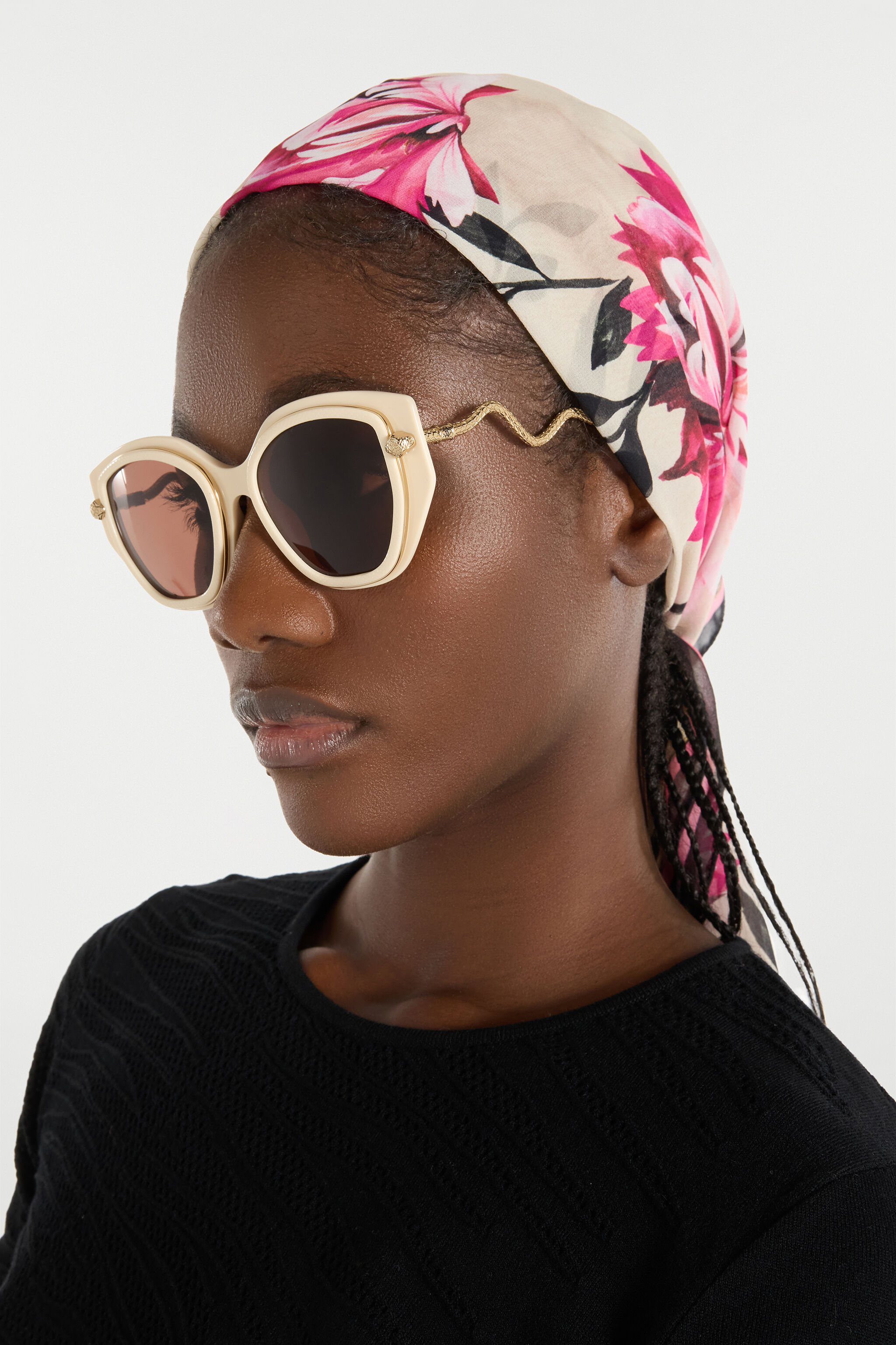 RC Sonnenbrille mit breiter und femininer Vorderseite und doppeltem Ring als Dekor SHINY FULL CREAM UALD05-ID200